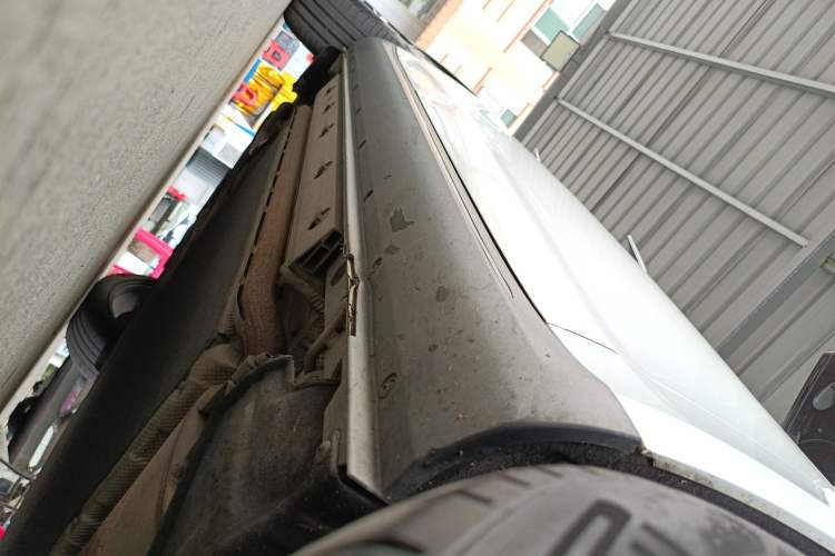 Used SERES SF5 2021 Four-Wheel Drive Freedom Expedition Edition Right Side Sill