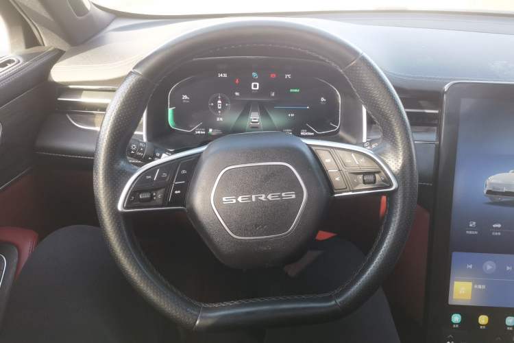 Used SERES SF5 2021 Four-Wheel Drive Freedom Expedition Edition Steering Wheel
