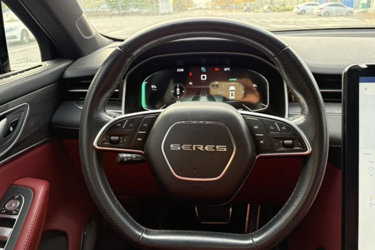 Used SERES SF5 2021 Four-Wheel Drive Freedom Expedition Edition Steering Wheel