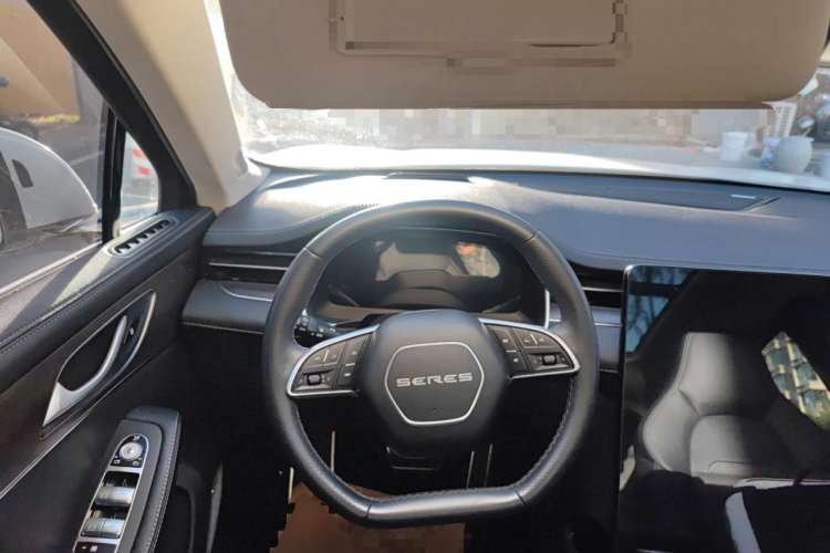 Used SERES SF5 2021 Huawei Smart Selection Four-Wheel Drive Edition Steering Wheel