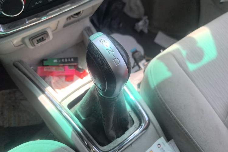 Used Shenzhou DST 5 2019 Pure Electric Van Gear Lever