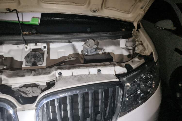 Used Shenzhou DST 5 2020 Pure Electric Van Engine Bay Left