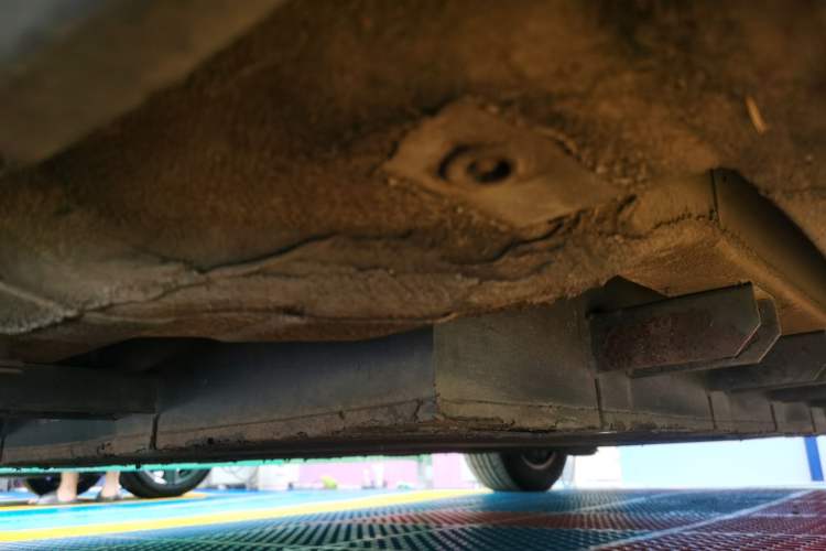Used SINOGOLD GM3 2018 C-Class Chassis Front Left
