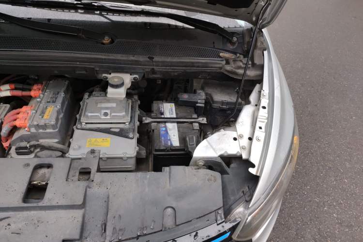 Used SINOGOLD GM3 2018 Advanced Version Engine Bay Left