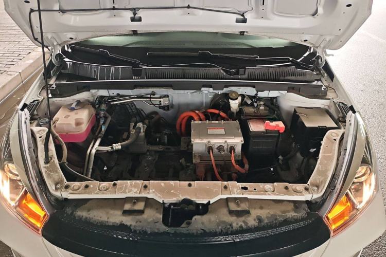 Used SINOGOLD Junxing 2023 Standard Model Engine Bay