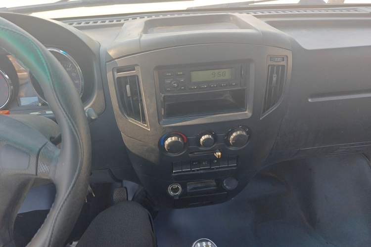 Used Sinotruk BOLDEN  Audio And AC Panel