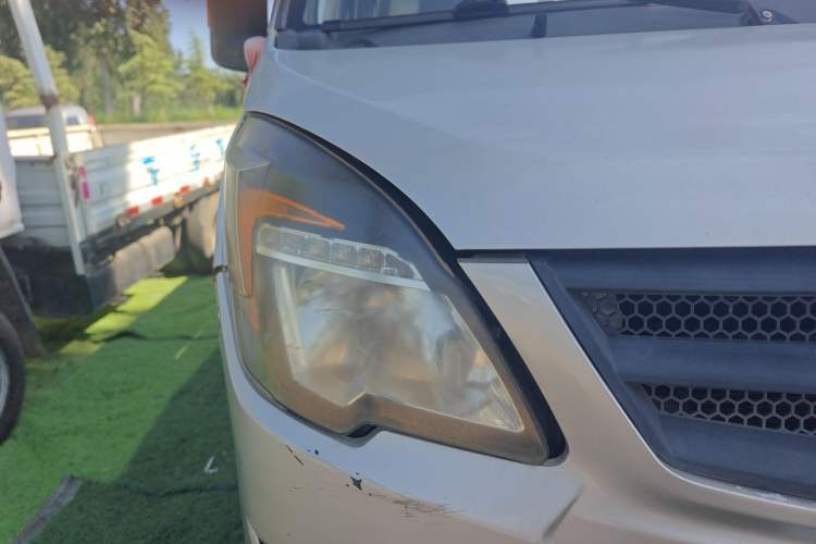 Used Sinotruk BOLDEN  Right Front Headlight