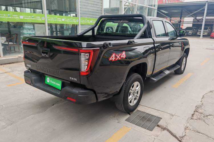 Used Sinotruk BOLDEN 2024 Commercial 2.0T Manual Diesel 4x4 Long Wheelbase Youth Edition Exterior 3