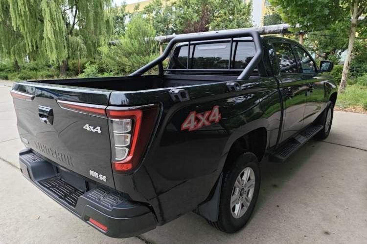 Used Sinotruk BOLDEN 2024 Commercial 2.0T Automatic Diesel 4x4 Long Wheelbase Luxury Edition Rear Right 45 Deg