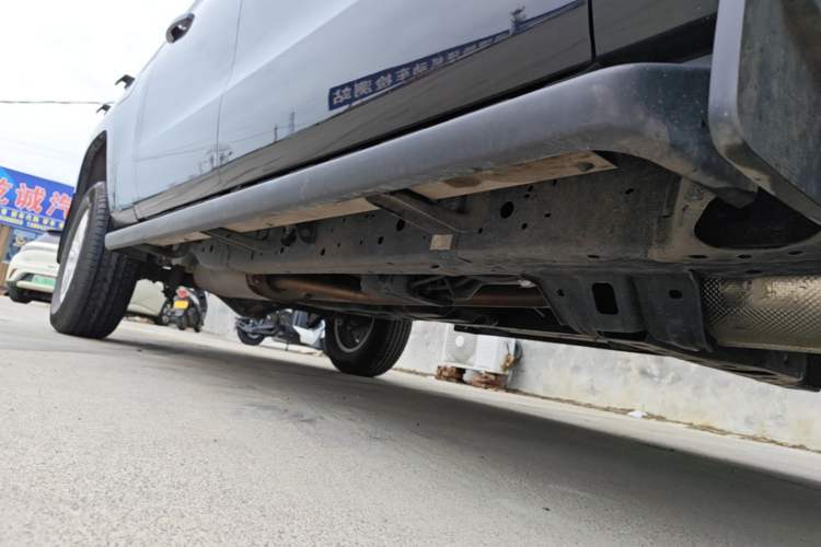 Used Sinotruk BOLDEN 2024 Commercial 2.0T Automatic Diesel 4x4 Long Wheelbase Luxury Edition Right Side Sill