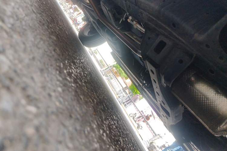 Used Sinotruk BOLDEN 2024 Commercial 2.0T Manual Diesel 4x4 Long Wheelbase Youth Edition Chassis Front Right