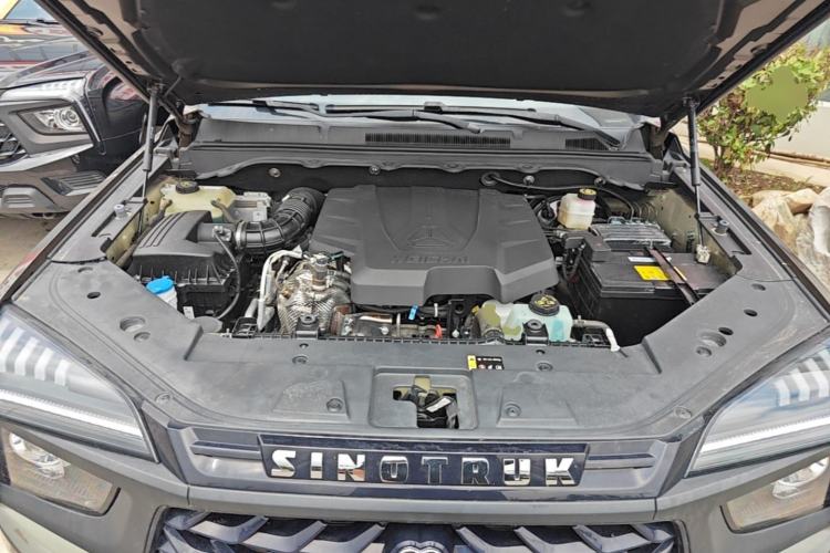 Used Sinotruk BOLDEN 2024 Commercial 2.0T Manual Diesel Two-Wheel Drive Long Wheelbase Entrepreneur Edition Engine Bay