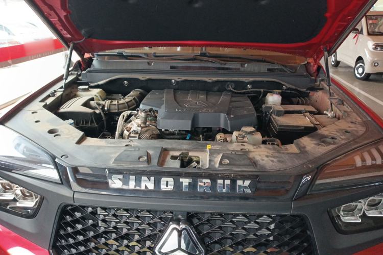 Used Sinotruk BOLDEN 2024 Passenger Version 2.0T Automatic Diesel 4x4 Standard Wheelbase Luxury Edition Engine Bay