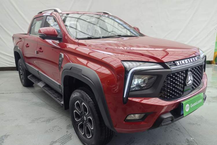 Used Sinotruk BOLDEN 2024 Passenger Version 2.0T Automatic Diesel 4x4 Standard Wheelbase Luxury Edition Exterior 1