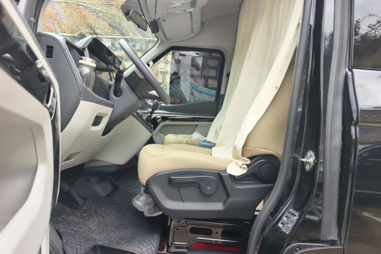 Used Sinotruk Pioneer V 2024 Multi-Function Edition 2.0T Manual Mid-Roof with Central Axle Left Front Seat