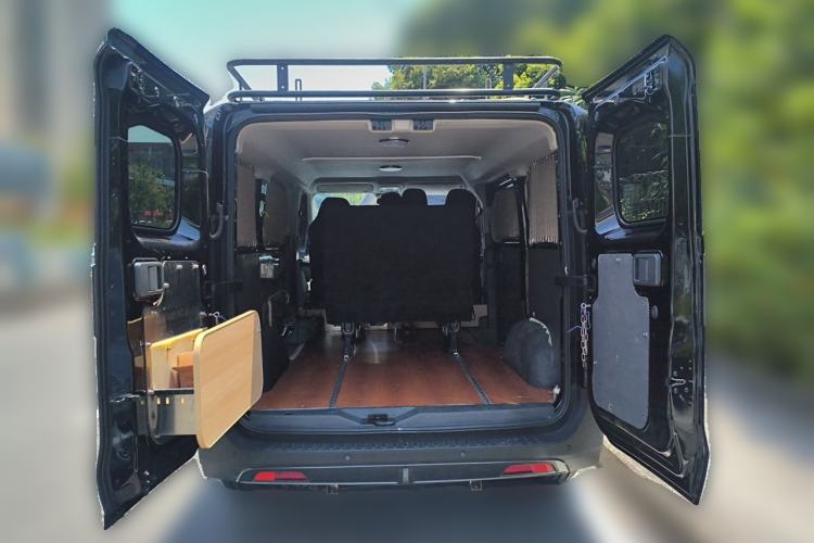 Used Sinotruk Pioneer V 2024 Multi-Function Version 2.0T Automatic Short Wheelbase Low Roof Trunk