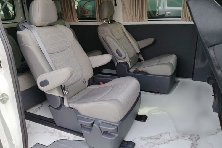 Used Sinotruk Pioneer V 2024 Multi-Function Edition 2.0T Automatic Mid-Roof Low-Profile Left Rear Seat