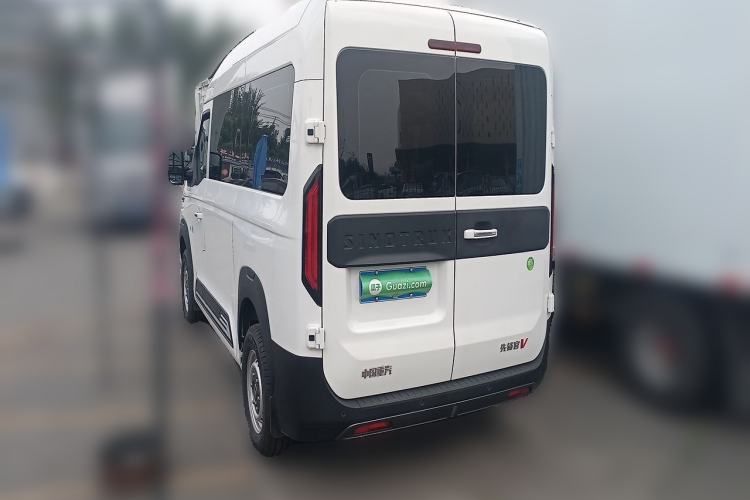 Used Sinotruk Pioneer V 2024 Multi-Function Version 2.0T Manual Short Wheelbase Mid-Roof Rear Left 45 Deg