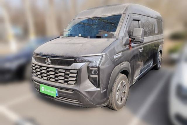 Used Sinotruk Pioneer V 2025 Multi-Function PRO Edition 2.0T Automatic Mid-Roof Mid-Height