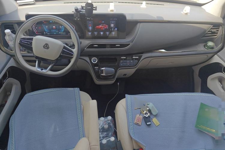 Used Sinotruk Pioneer V  Center Console
