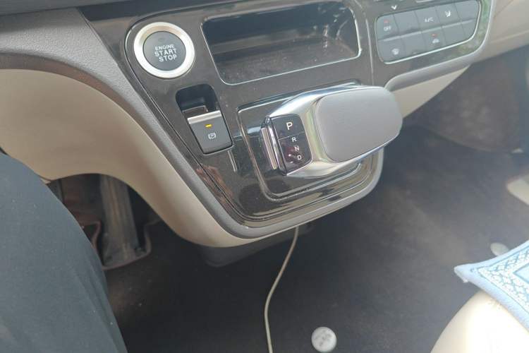 Used Sinotruk Pioneer V  Gear Lever