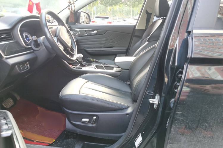 Used Sinotruk VGV U70 2021 1.5T Automatic Youyue Edition 7-Seater Left Front Seat