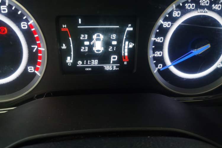 Used Sinotruk VGV U70 2021 1.5T Automatic Youyue Edition 7-Seater Odometer Close Up