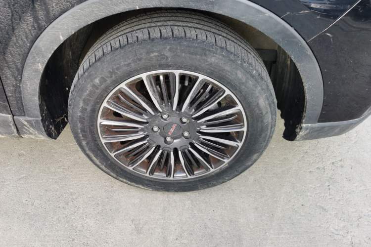 Used Sinotruk VGV U70 2021 1.5T Automatic Youyue Edition 7-Seater Right Front Wheel Hub