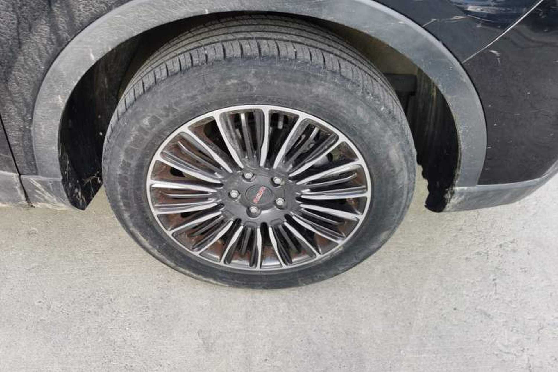 Used Sinotruk VGV U70 2021 1.5T Automatic Youyue Edition 7-Seater Right Front Wheel Hub