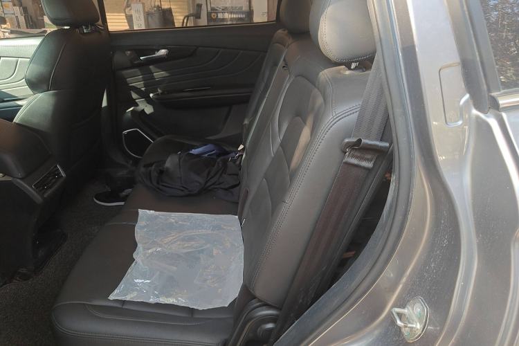 Used Sinotruk VGV U70 2020 1.5T Manual Elite Sunroof Version 6 Seats Left Rear Seat