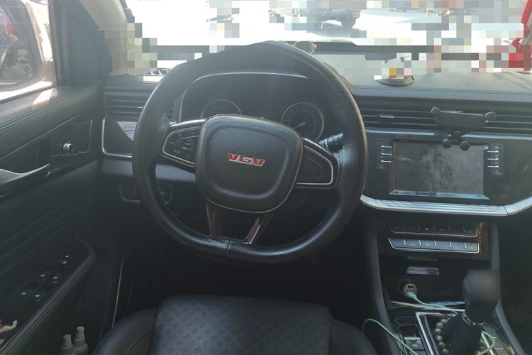 Used Sinotruk VGV U70 2020 1.5T Manual Elite Sunroof Version 6 Seats Steering Wheel