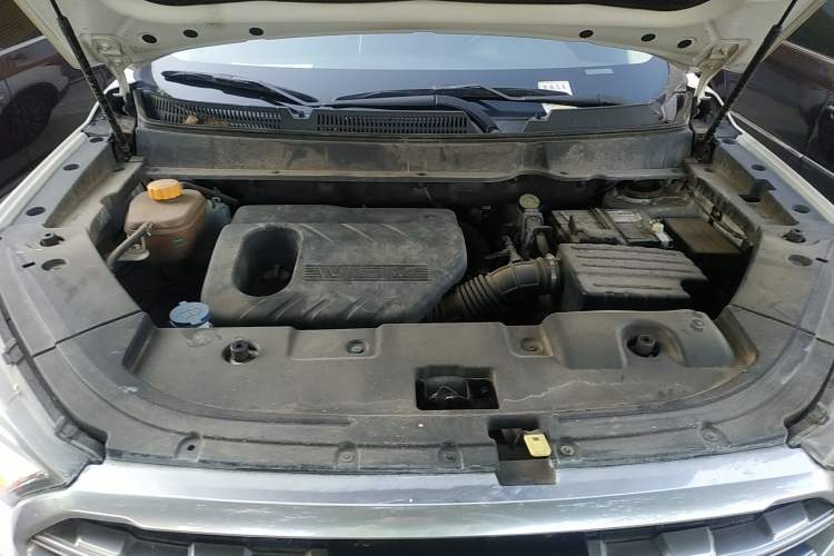 Used Sinotruk VGV U70 2020 1.5T Automatic Smart Luxury 7-Seater Engine Bay