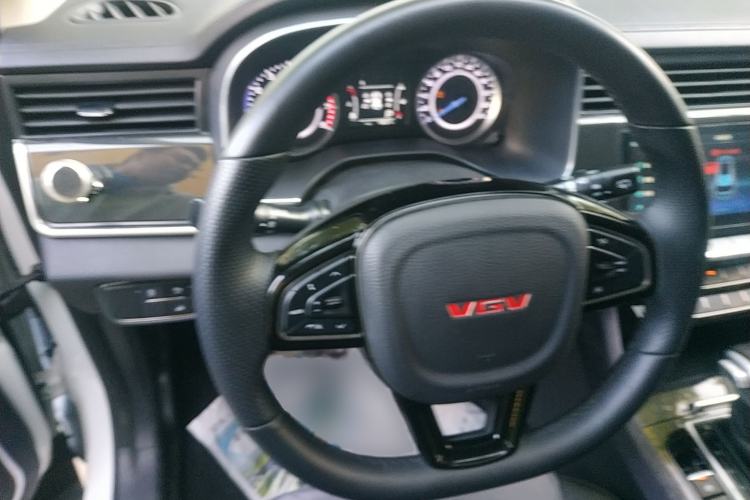 Used Sinotruk VGV U70 2020 1.5T Automatic Smart Luxury 7-Seater Steering Wheel