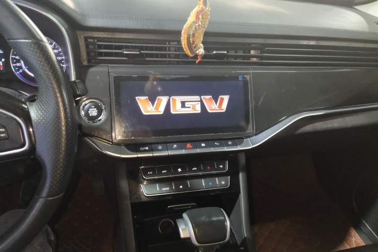 Used Sinotruk VGV U70 2020 1.5T Automatic Smart Enjoyment Elite Navigation Version 7 Seats Audio And AC Panel