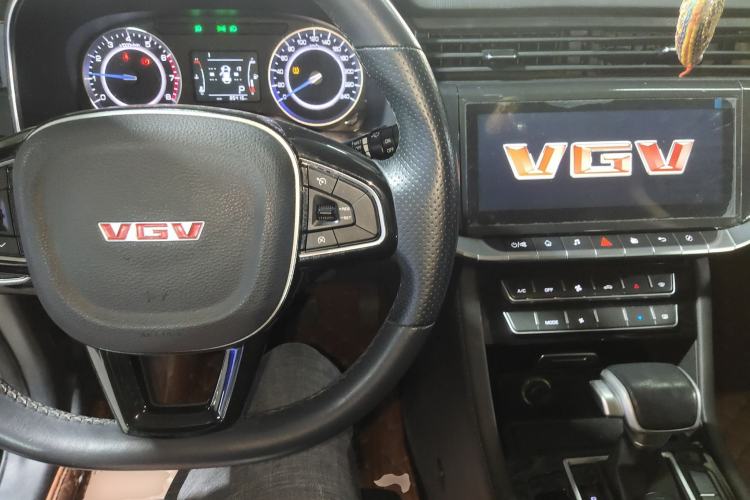 Used Sinotruk VGV U70 2020 1.5T Automatic Smart Enjoyment Elite Navigation Version 7 Seats Center Console