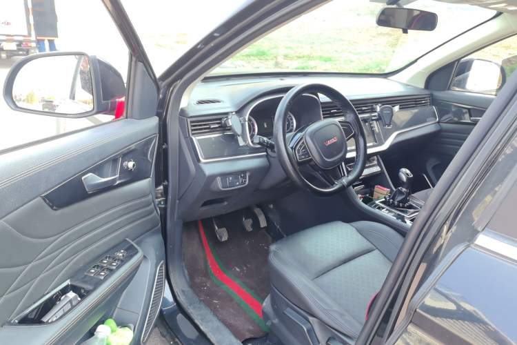 Used Sinotruk VGV U70 2020 1.5T Manual Elite Sunroof Version 7 Seats Driver Seat