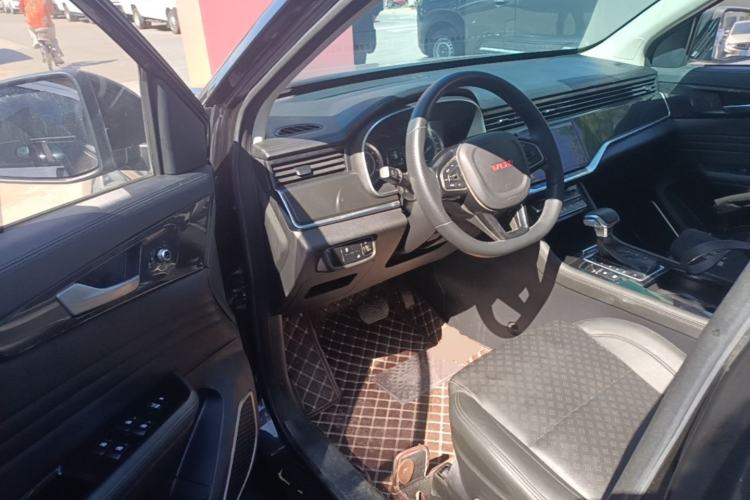 Used Sinotruk VGV U70 2020 1.5T Automatic Smart Luxury 7-Seater Driver Seat