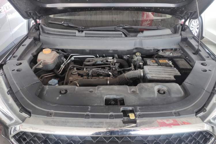 Used Sinotruk VGV U70 2020 1.5T Manual Comfort Edition 7 Seats Engine Bay