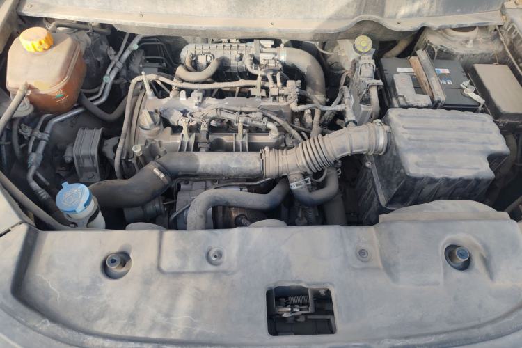 Used Sinotruk VGV U70 2020 1.5T Automatic Smart Luxury 7-Seater Engine Bay