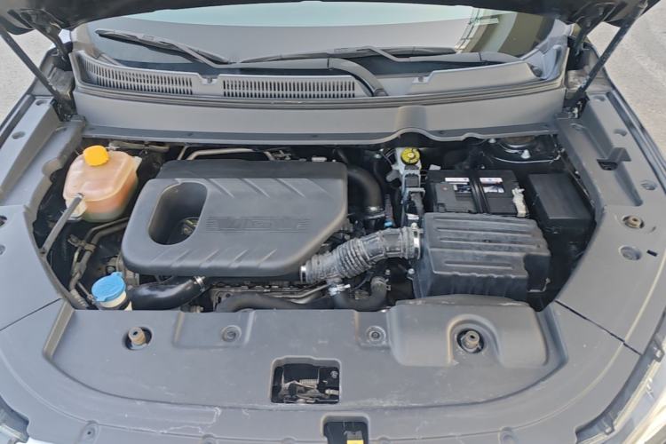 Used Sinotruk VGV U70 2020 1.5T Automatic Smart Luxury 7-Seater Engine Bay