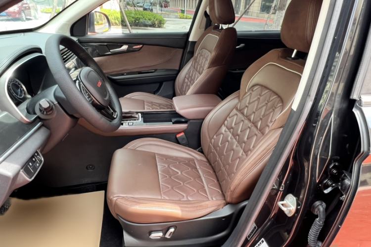 Used Sinotruk VGV U70 2020 1.5T Automatic Smart Luxury 7-Seater Interior 11