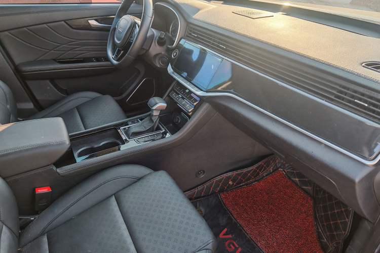 Used Sinotruk VGV U70 2020 1.5T Automatic Smart Enjoyment Elite Navigation Version 7 Seats Interior 12
