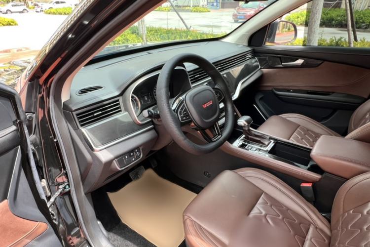 Used Sinotruk VGV U70 2020 1.5T Automatic Smart Luxury 7-Seater Interior 12