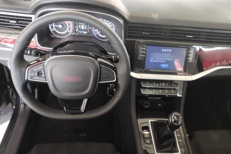 Used Sinotruk VGV U70 2020 1.5T Manual Comfort Edition 7 Seats Interior 2