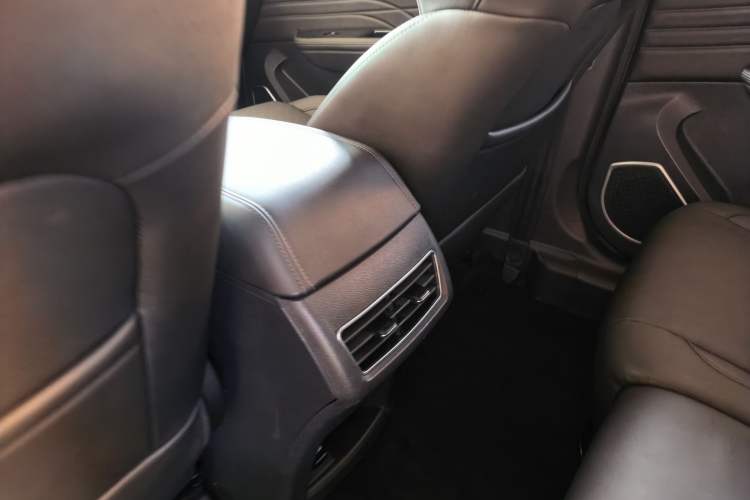 Used Sinotruk VGV U70 2020 1.5T Automatic Smart Enjoyment Elite Navigation Version 7 Seats Interior 2