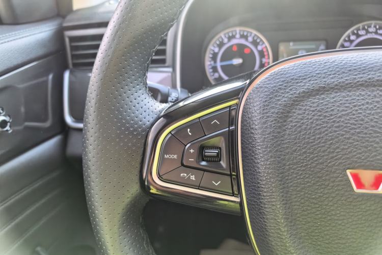 Used Sinotruk VGV U70 2020 1.5T Automatic Smart Enjoyment Elite Navigation Version 7 Seats Interior 7