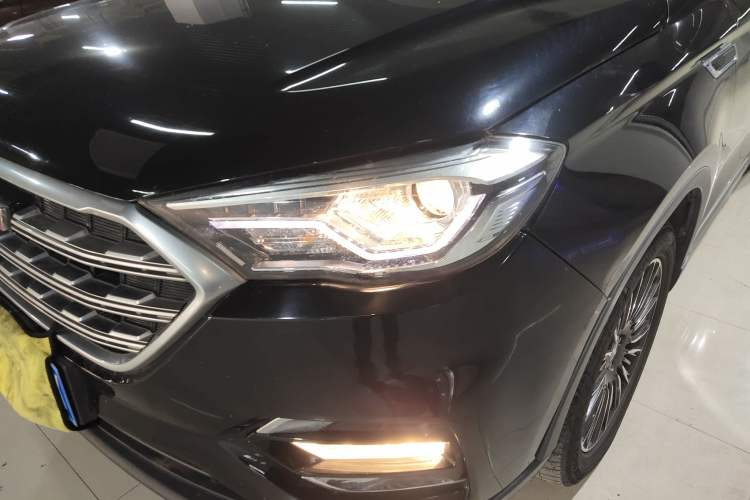 Used Sinotruk VGV U70 2020 1.5T Automatic Smart Enjoyment Elite Navigation Version 7 Seats Left Front Headlight