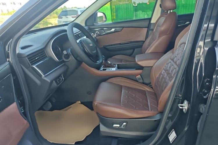 Used Sinotruk VGV U70 2020 1.5T Automatic Smart Luxury 7-Seater Left Front Seat