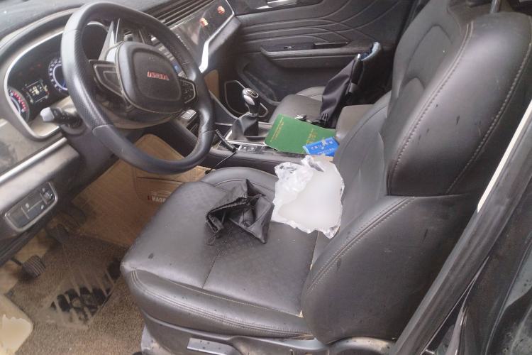 Used Sinotruk VGV U70 2020 1.5T Manual Elite Sunroof Version 5 Seats Left Front Seat
