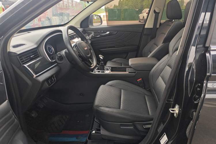 Used Sinotruk VGV U70 2020 1.5T Manual Elite Sunroof Version 7 Seats Left Front Seat